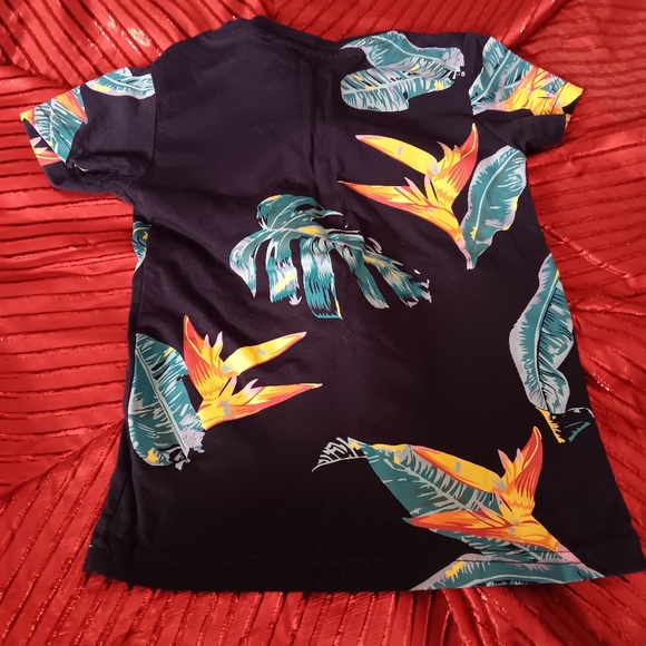 Boys surf tshirt - Picture 2 of 2